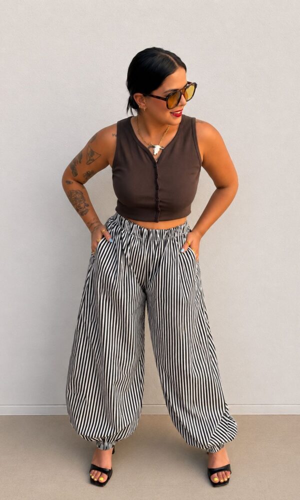 Pantalón rayas.